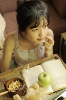 年轻女老师3在线观看